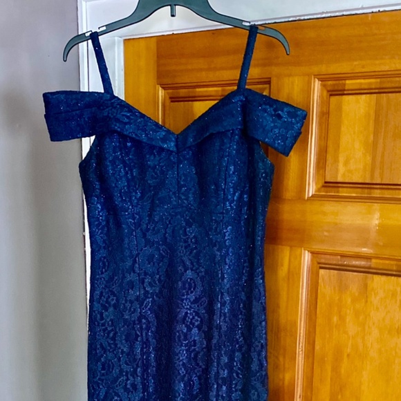 Evening Gown - Picture 3 of 9